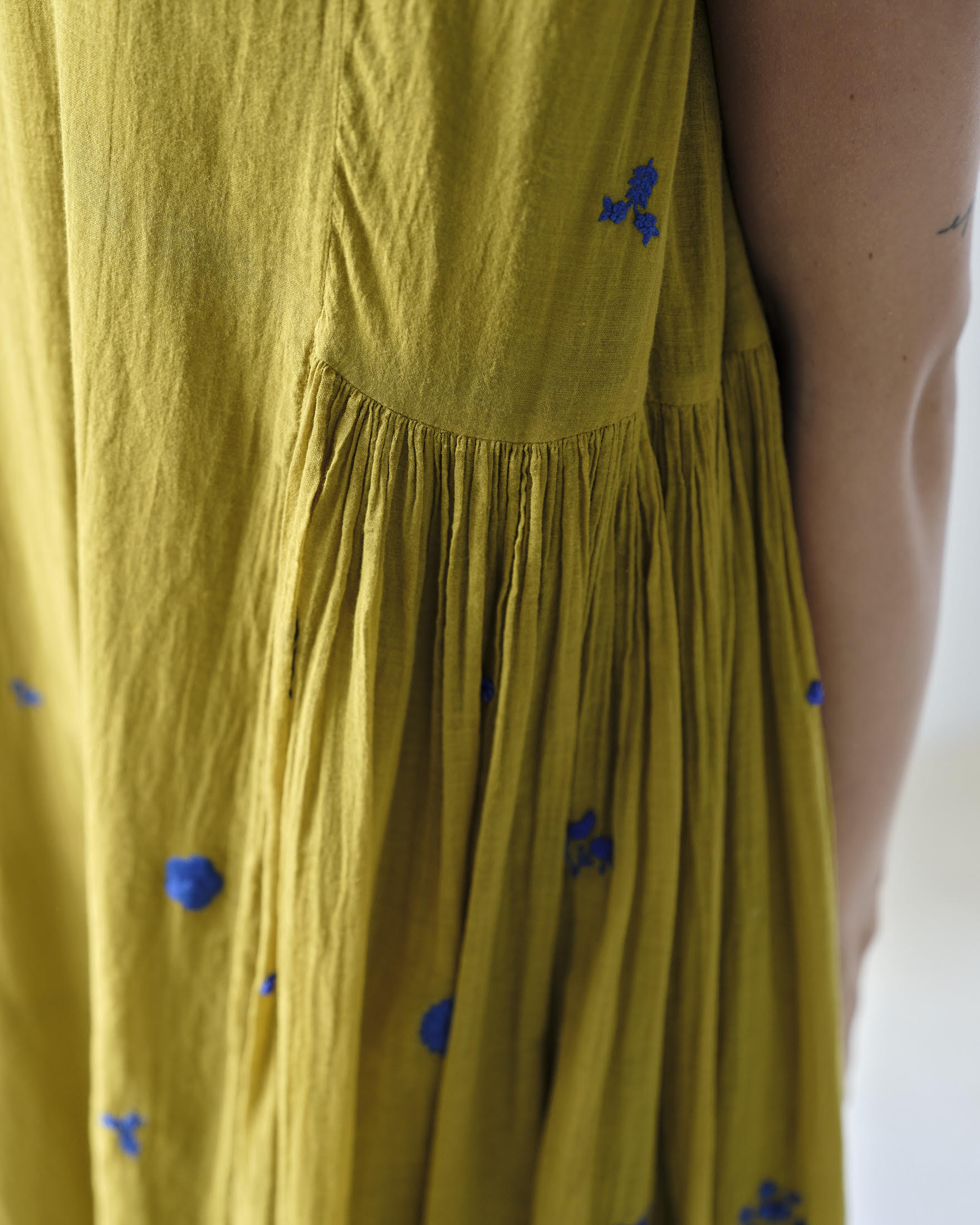 AODRESS- VESTITO
